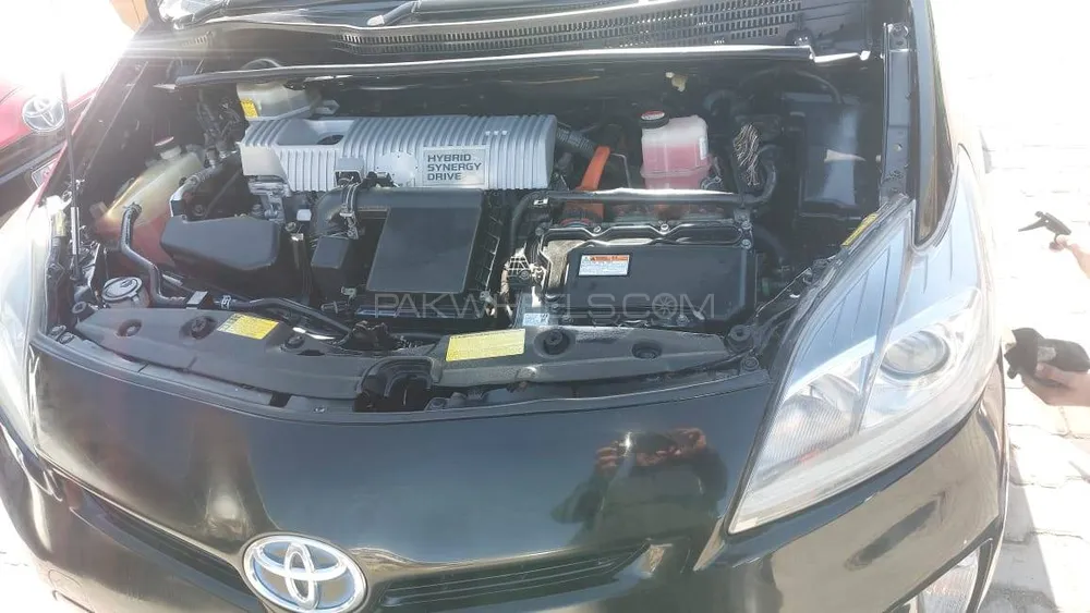 Toyota Prius 2014 for Sale in Islamabad Toyota Prius 2014 for Sale in Islamabad Image-4