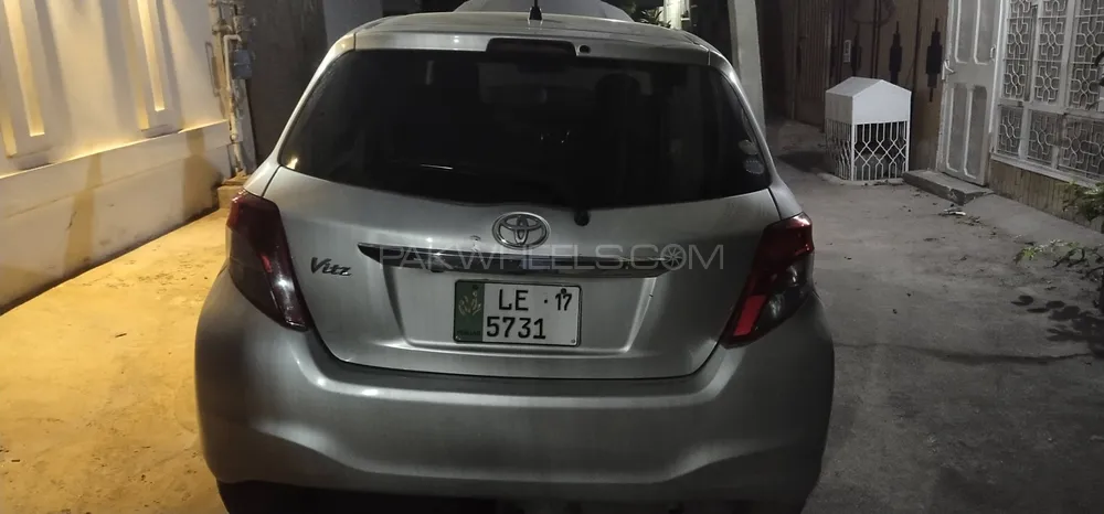 Toyota Vitz 2013 for Sale in Sheikhupura Toyota Vitz 2013 for Sale in Sheikhupura Image-8