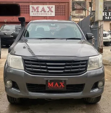 Toyota Hilux Vigo V 2013