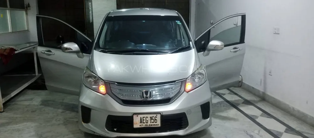 Honda Freed 2015 for Sale in Lahore Image-1
