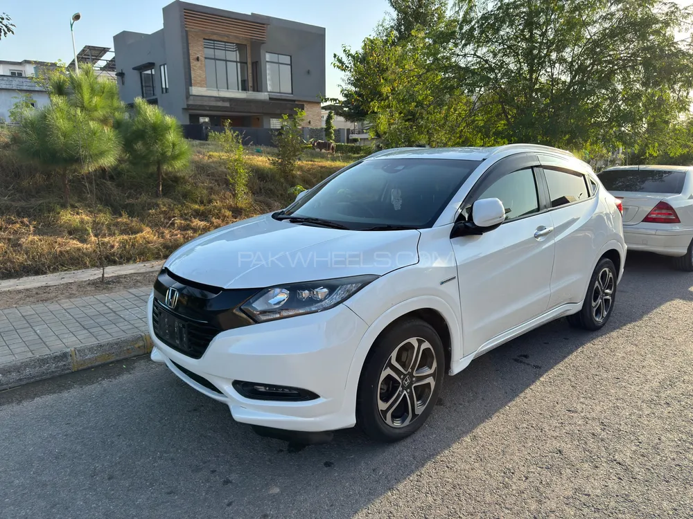 Honda Vezel 2016 for Sale in Rawalpindi Image-1