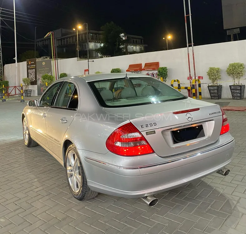 Mercedes Benz E Class 2005 for Sale in Rawalpindi Image-1