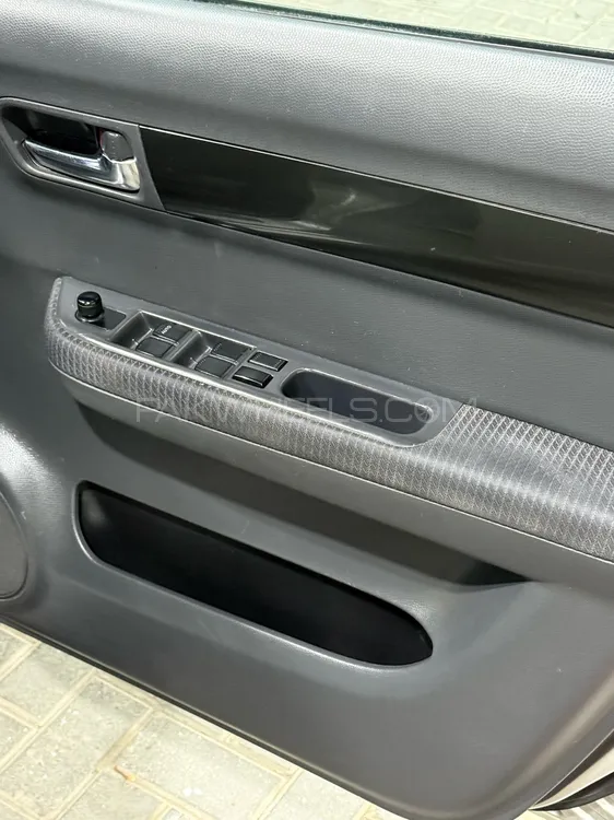 Suzuki Swift 2011 for Sale in Peshawar Suzuki Swift 2011 for Sale in Peshawar Image-9