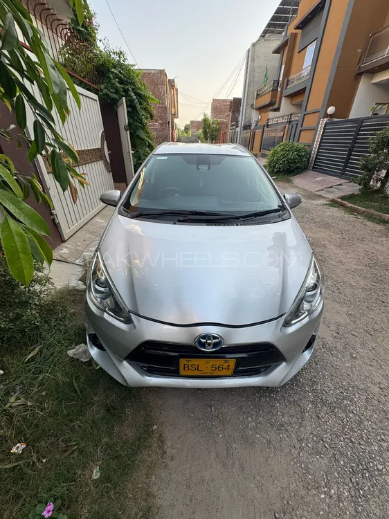 Toyota Aqua 2016 for Sale in Multan Image-1