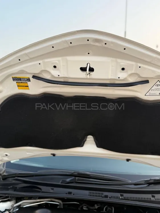 Toyota Corolla 2023 for Sale in Jhang Image-1