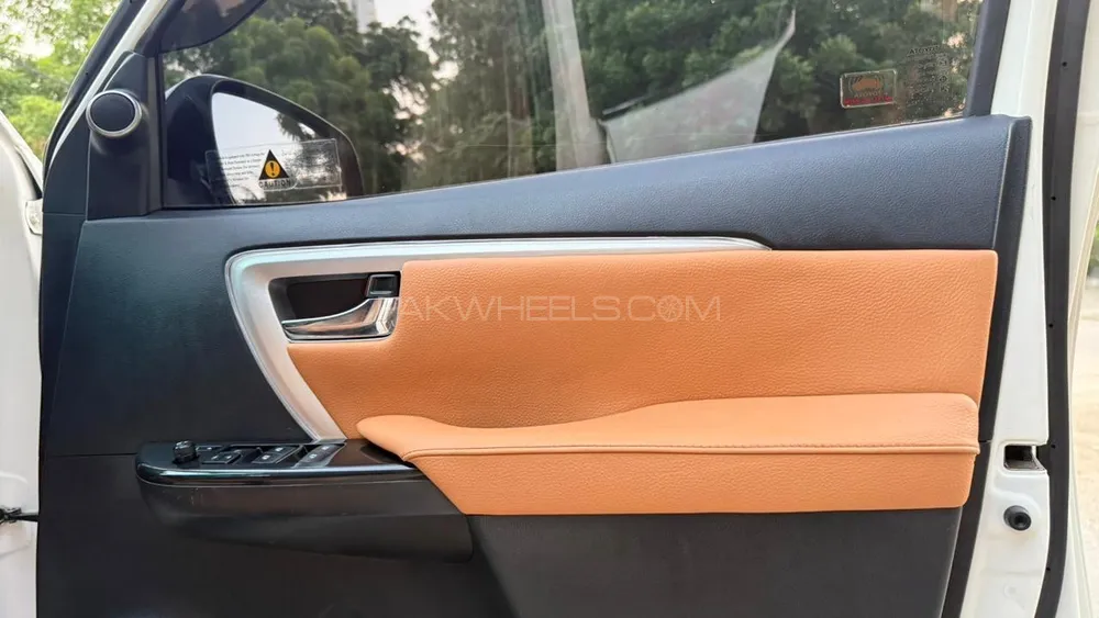 Toyota Fortuner 2021 for Sale in Karachi Toyota Fortuner 2021 for Sale in Karachi Image-10