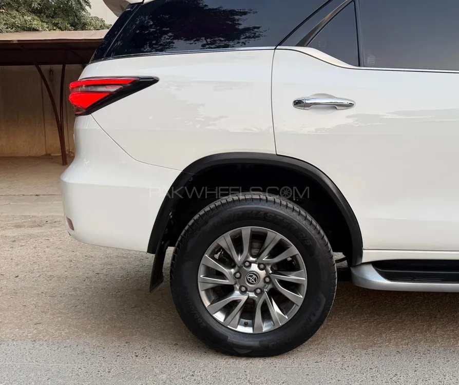 Toyota Fortuner 2021 for Sale in Karachi Toyota Fortuner 2021 for Sale in Karachi Image-16