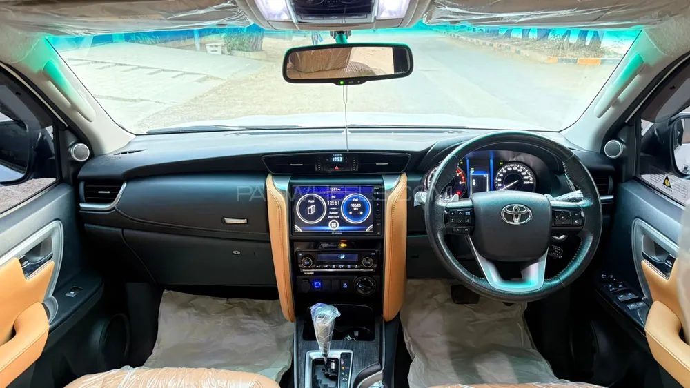 Toyota Fortuner 2021 for Sale in Karachi Toyota Fortuner 2021 for Sale in Karachi Image-13