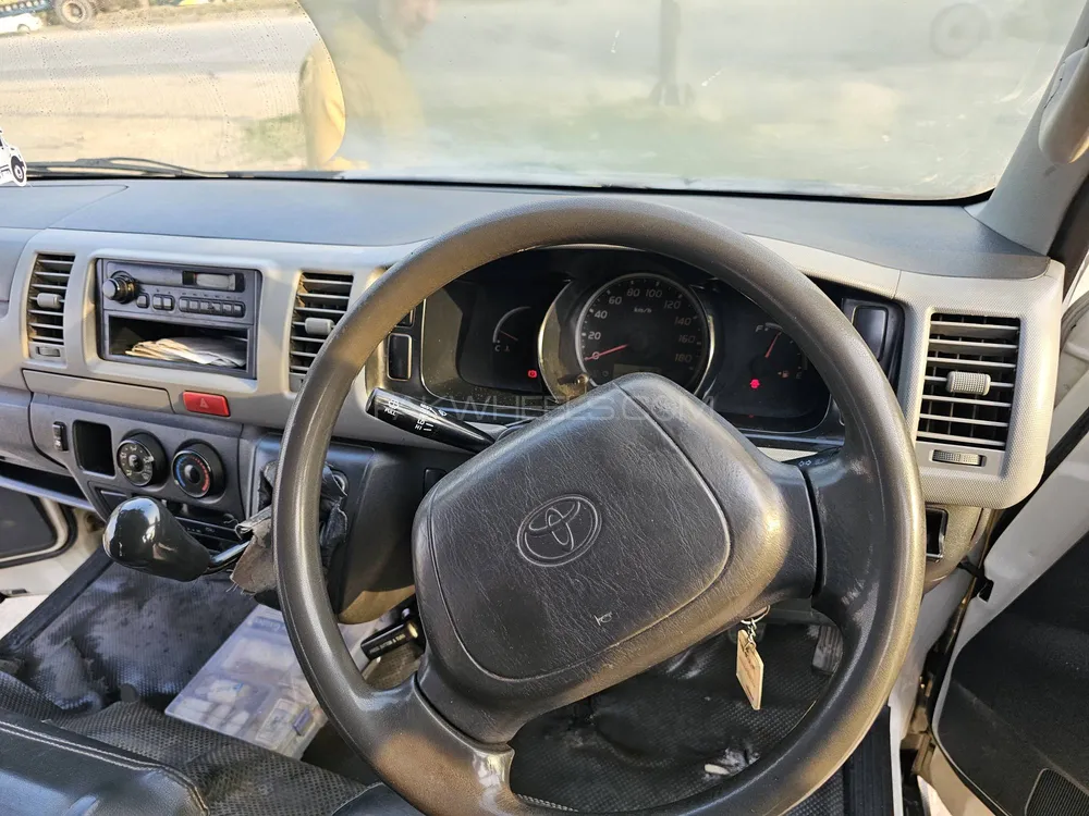 Toyota Hiace 2013 for Sale in Lahore Toyota Hiace 2013 for Sale in Lahore Image-4