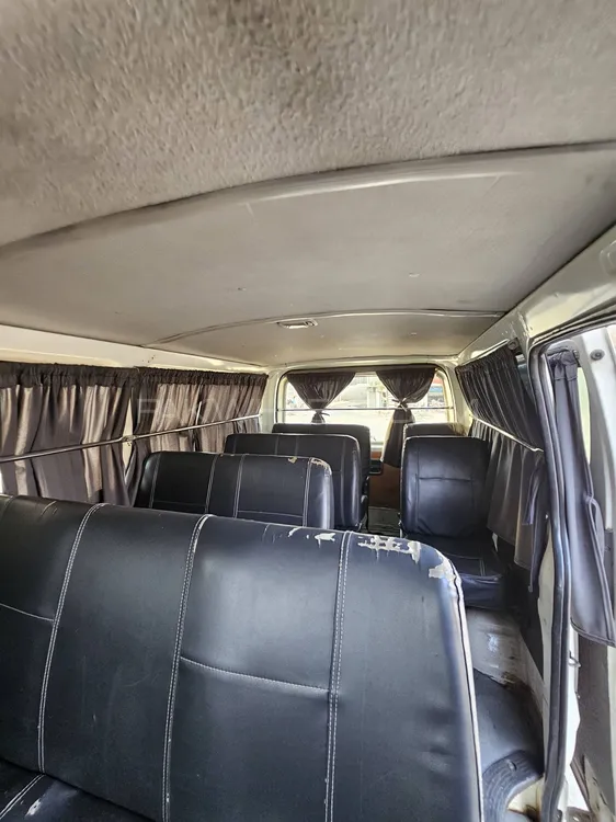 Toyota Hiace 2013 for Sale in Lahore Toyota Hiace 2013 for Sale in Lahore Image-10