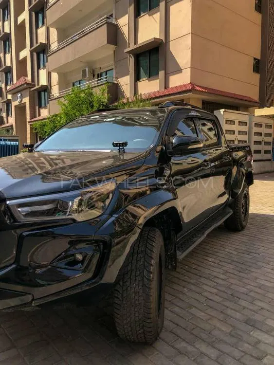 Toyota Hilux 2016 for Sale in Lahore Image-1
