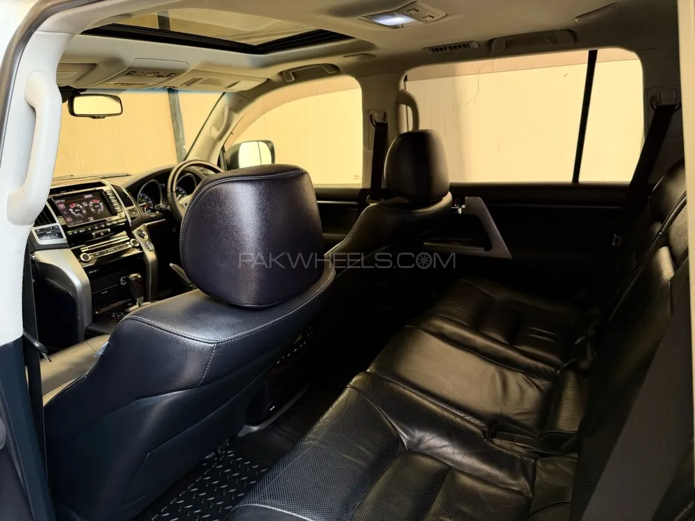 Toyota Land Cruiser 2012 for Sale in Islamabad Toyota Land Cruiser 2012 for Sale in Islamabad Image-14