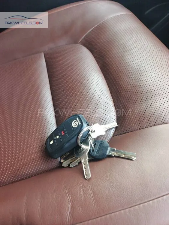 Toyota Land Cruiser 2018 for Sale in Lahore Toyota Land Cruiser 2018 for Sale in Lahore Image-13