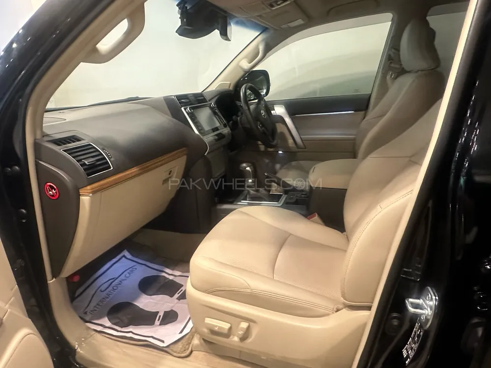 ٹویوٹا پراڈو 2020 for Sale in اسلام آباد ٹویوٹا پراڈو 2020 for Sale in اسلام آباد Image-3
