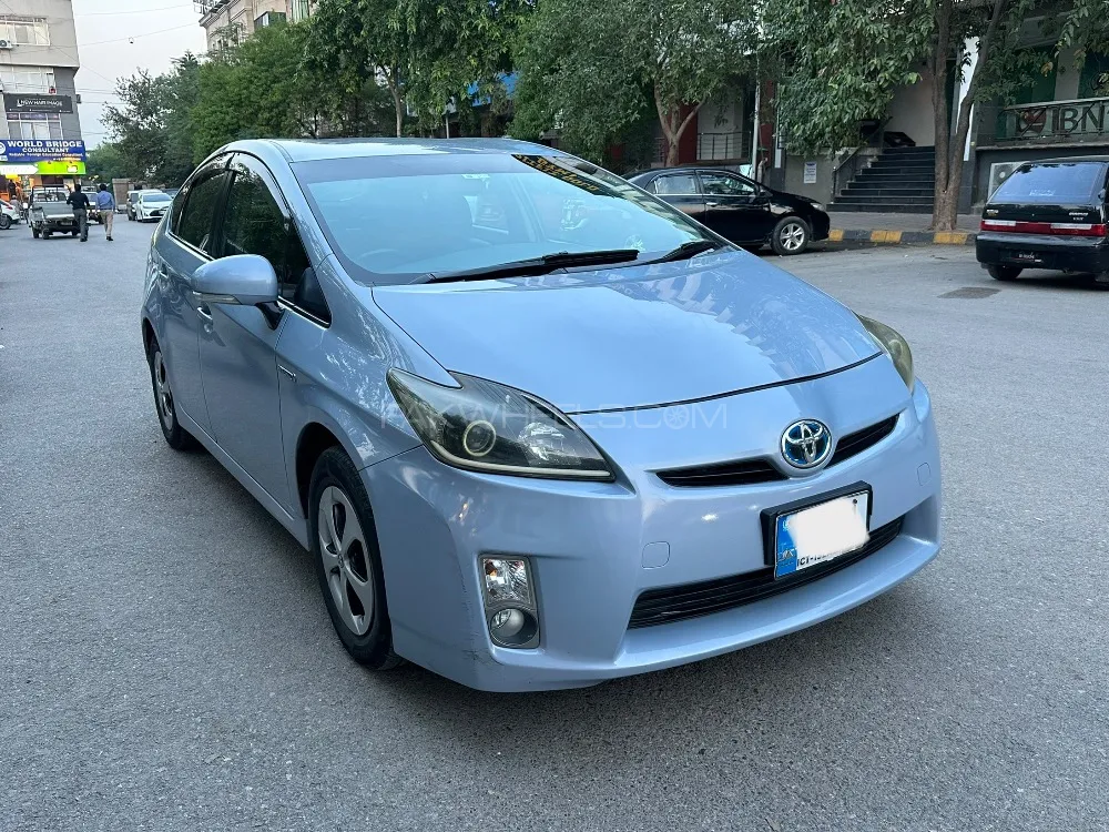 Toyota Prius 2011 for Sale in Islamabad Image-1