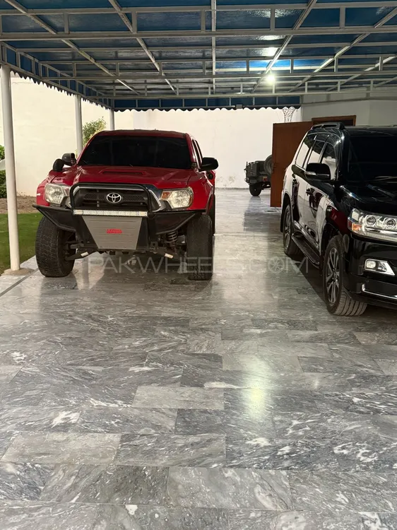 Toyota Tacoma 2013 for Sale in Multan Image-1