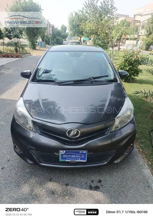 Toyota Vitz 2012 for Sale in Lahore Image-1