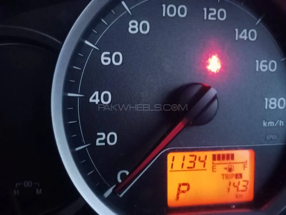 Toyota Vitz 2012 for Sale in Karachi Image-1