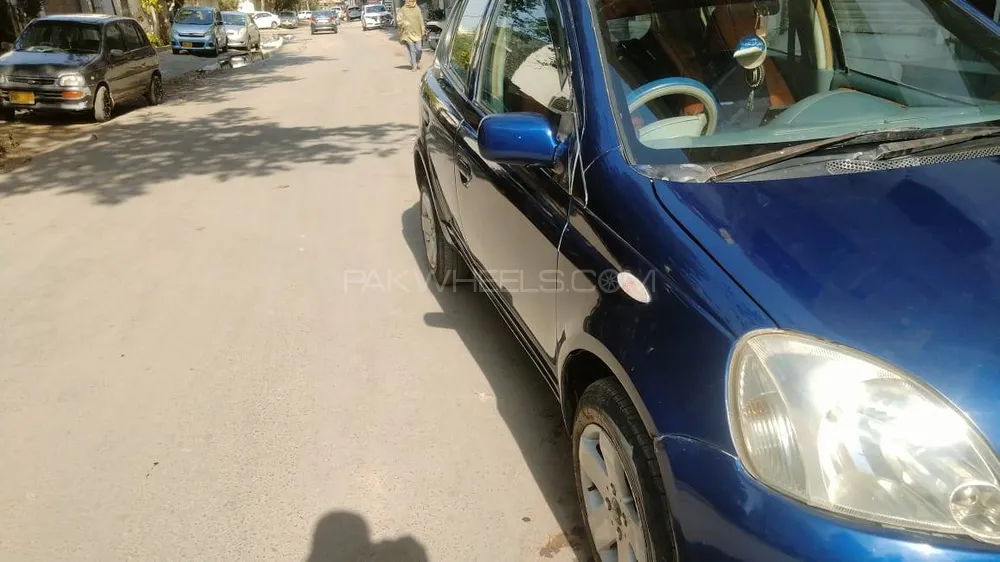 Toyota Vitz 1999 for Sale in Karachi Image-1