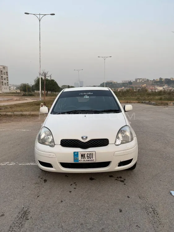 Toyota Vitz 2004 for Sale in Peshawar Image-1