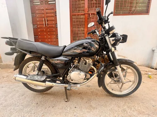 Suzuki GS 150 2022