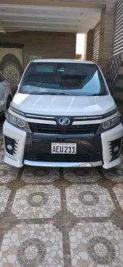 Toyota Voxy 2016
