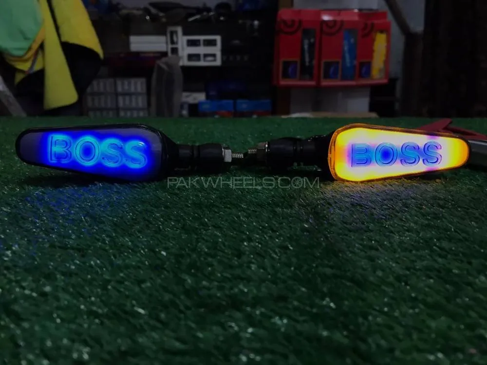 Boss Style Dual Color LED Lights – Blue DRL & Yellow Signals Boss Style Dual Color LED Lights – Blue DRL & Yellow Signals Image-1