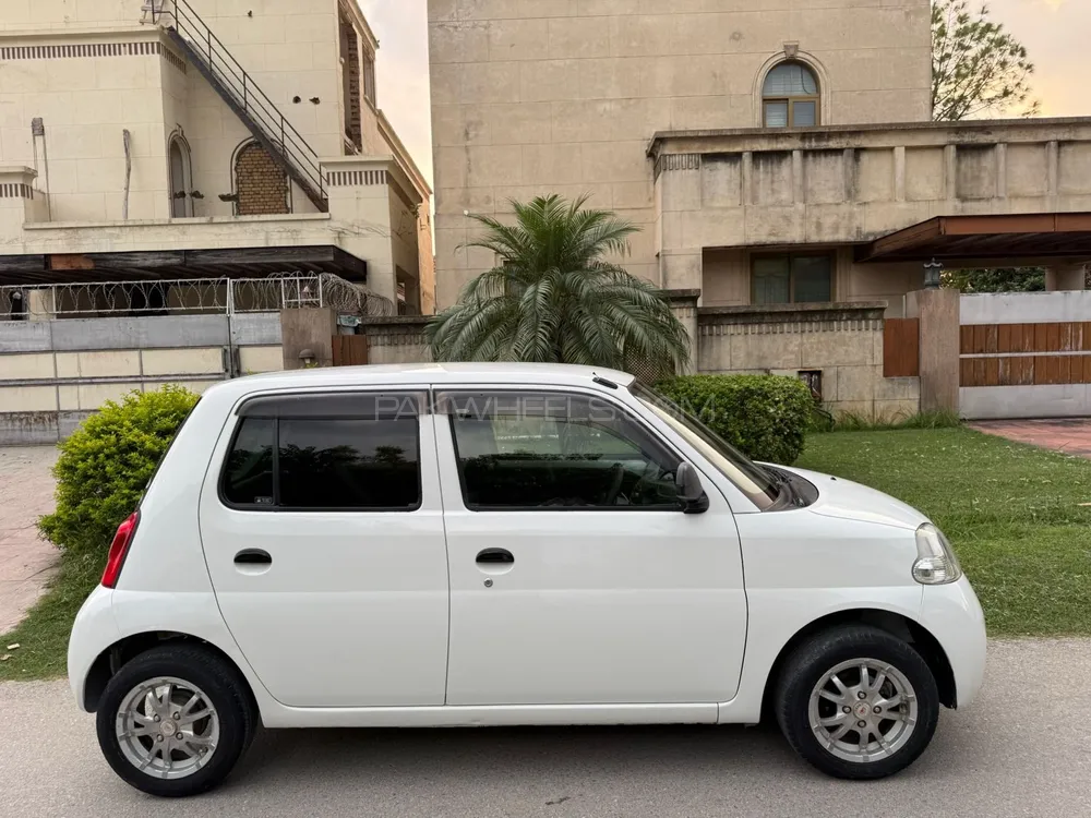 Daihatsu Esse 2010 for Sale in Islamabad Daihatsu Esse 2010 for Sale in Islamabad Image-4