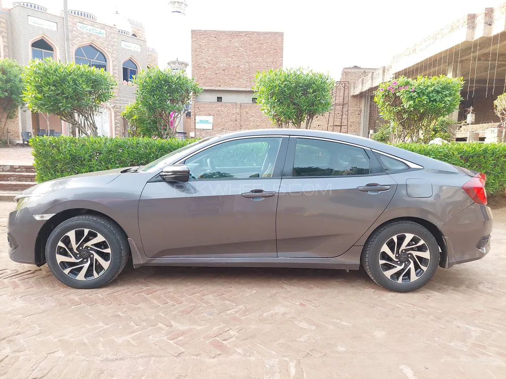 Honda Civic 2017 for Sale in Faisalabad Image-1