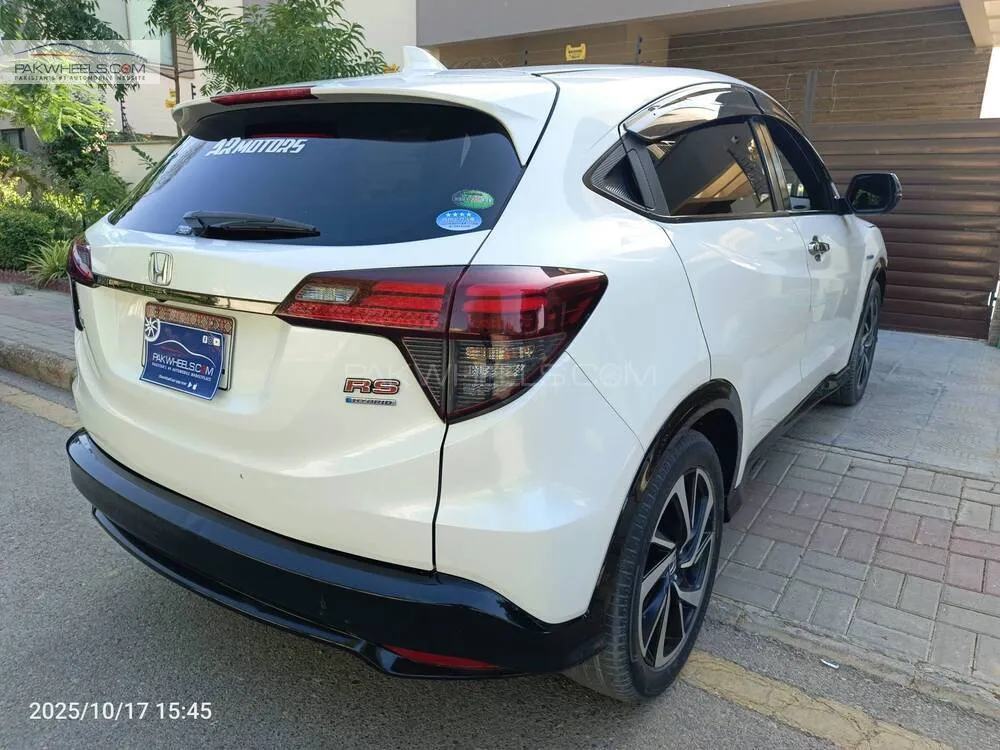 Honda Vezel 2018 for Sale in Karachi Honda Vezel 2018 for Sale in Karachi Image-3