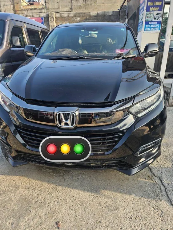 Honda Vezel 2018 for Sale in Abbottabad Honda Vezel 2018 for Sale in Abbottabad Image-2