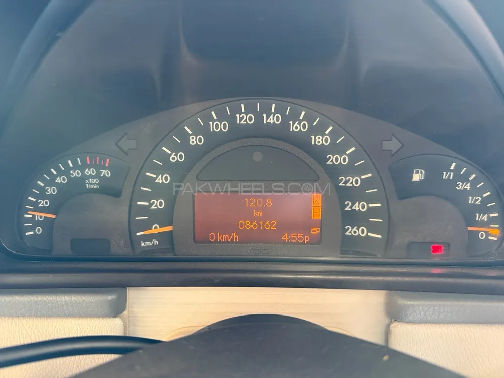 Mercedes Benz C Class 2001 for Sale in Karachi Mercedes Benz C Class 2001 for Sale in Karachi Image-15