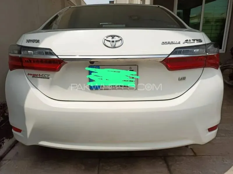 Toyota Corolla 2020 for Sale in Lahore Image-1