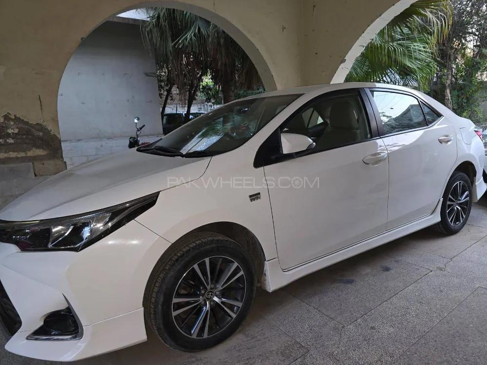 Toyota Corolla 2021 for Sale in Peshawar Image-1