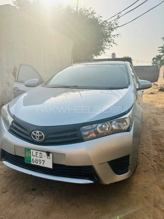 Toyota Corolla 2015 for Sale in Mandi bahauddin Image-1