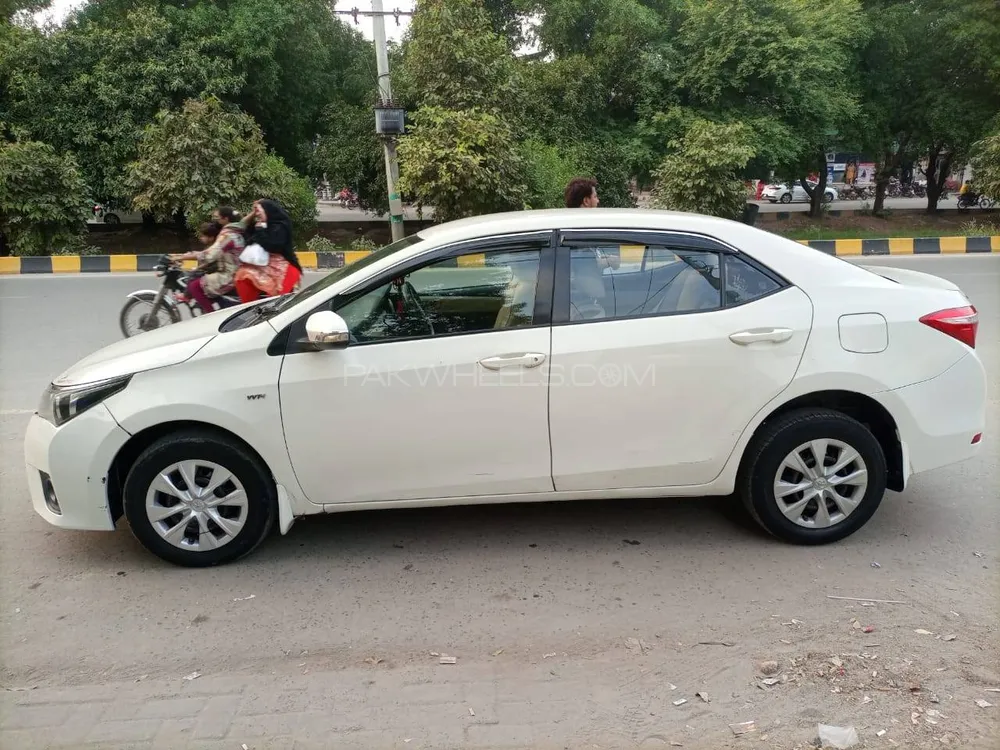 Toyota Corolla 2016 for Sale in Faisalabad Image-1