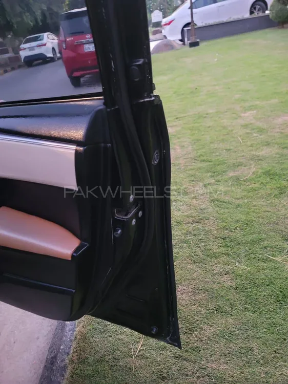 Toyota Corolla 2017 for Sale in Lahore Toyota Corolla 2017 for Sale in Lahore Image-19