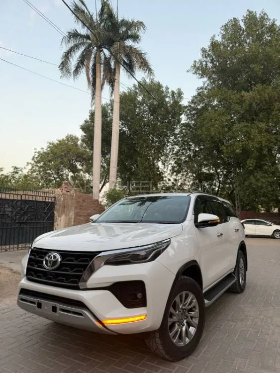 Toyota Fortuner 2022 for Sale in Karachi Image-1