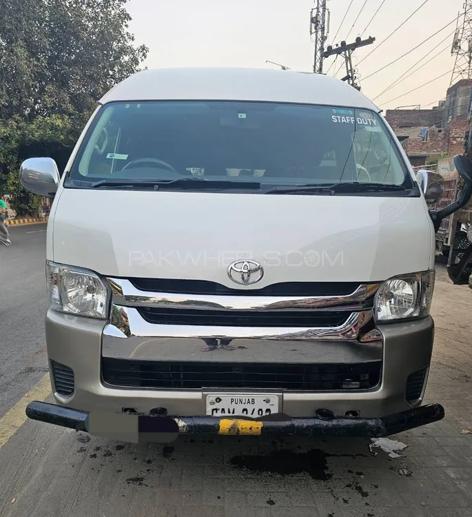 Toyota Hiace 2017 for Sale in Lahore Image-1
