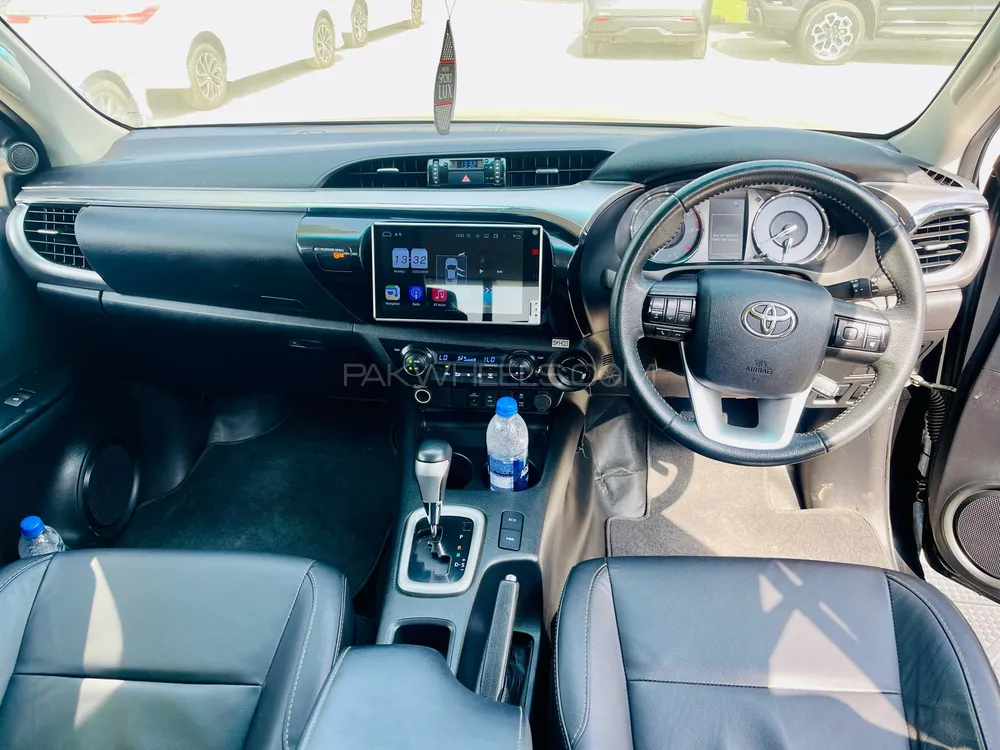 Toyota Hilux 2022 for Sale in Islamabad Toyota Hilux 2022 for Sale in Islamabad Image-13