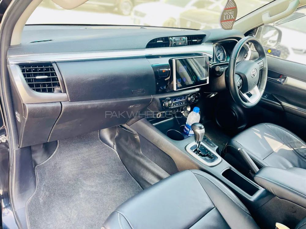 Toyota Hilux 2022 for Sale in Islamabad Toyota Hilux 2022 for Sale in Islamabad Image-8