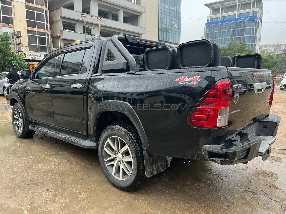 Toyota Hilux 2017 for Sale in Karachi Toyota Hilux 2017 for Sale in Karachi Image-5