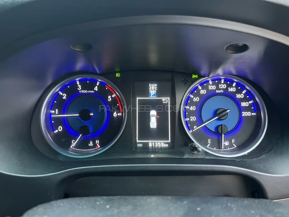 Toyota Hilux 2017 for Sale in Karachi Toyota Hilux 2017 for Sale in Karachi Image-13