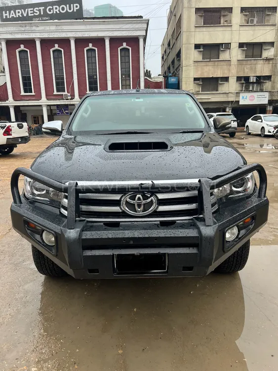Toyota Hilux 2017 for Sale in Karachi Toyota Hilux 2017 for Sale in Karachi Image-3