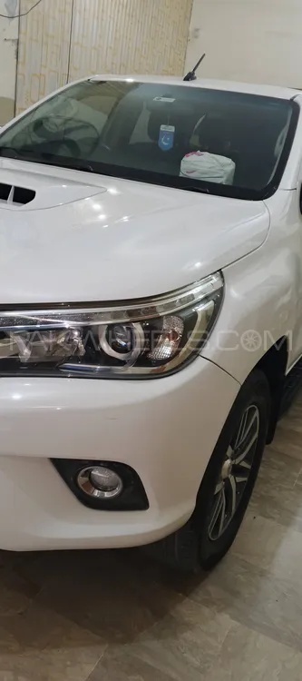 Toyota Hilux 2017 for Sale in Lahore Toyota Hilux 2017 for Sale in Lahore Image-13