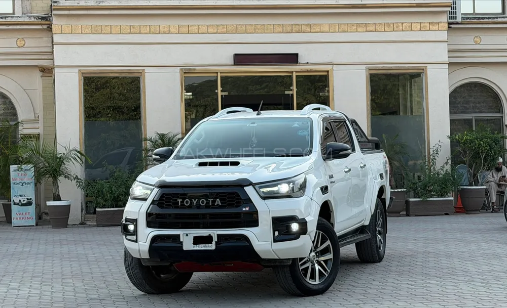 Toyota Hilux 2017 for Sale in Islamabad Image-1