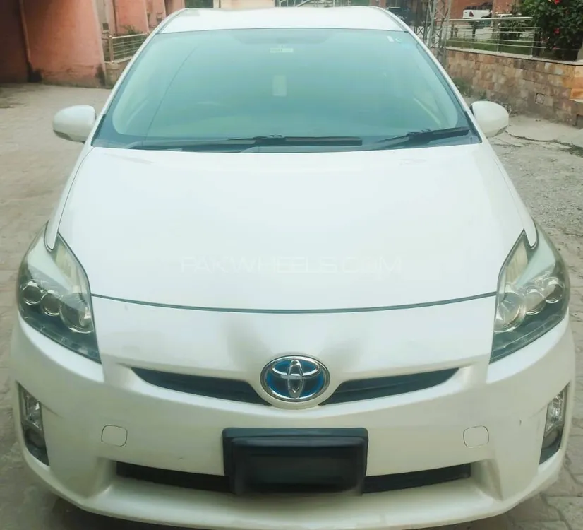 Toyota Prius 2011 for Sale in Peshawar Image-1