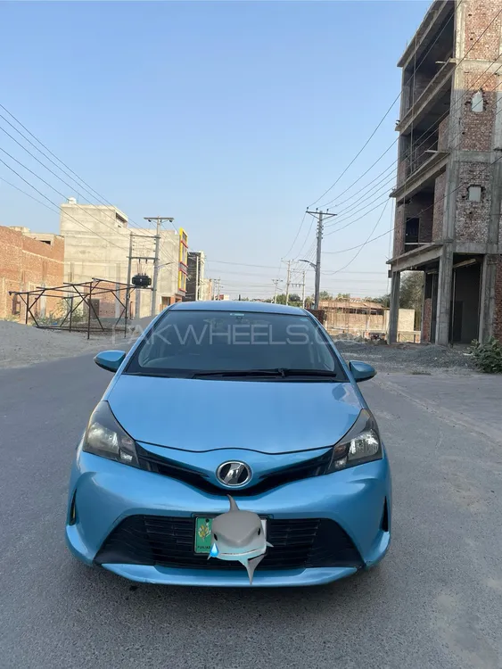 Toyota Vitz 2014 for Sale in Okara Image-1