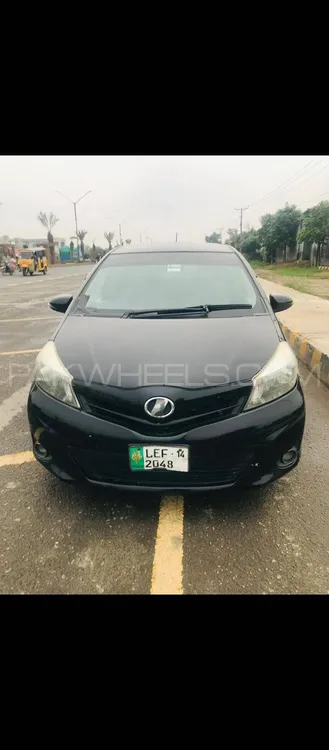 Toyota Vitz 2014 for Sale in Lahore Image-1
