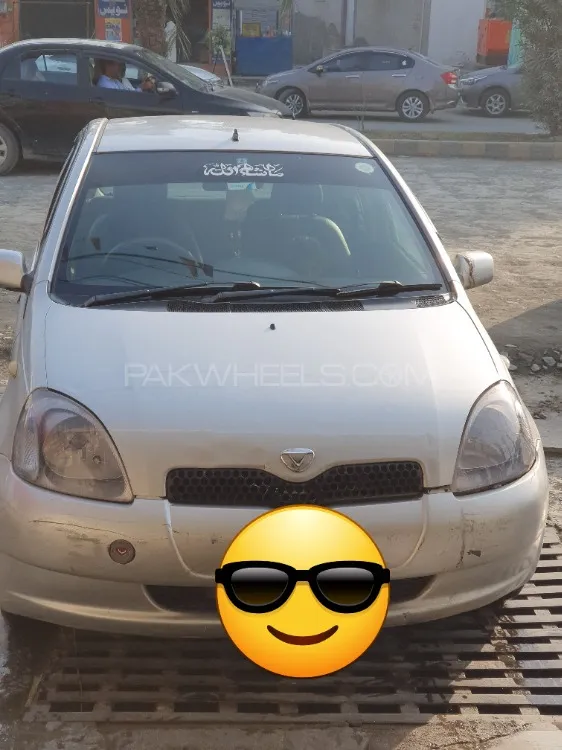 Toyota Vitz 2000 for Sale in Phalia Image-1